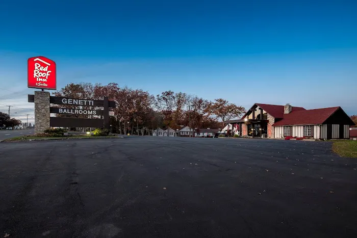Red Roof Inn & Suites Hazleton 4