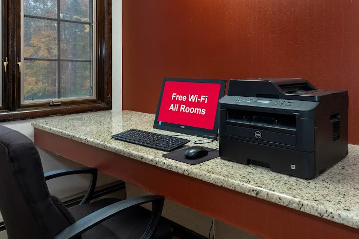 Red Roof Inn & Suites Hazleton 4