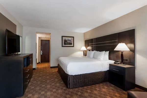 Wyndham Southbury 4
