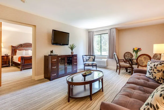 Heritage Hotel 522 Heritage Rd Southbury, CT 5