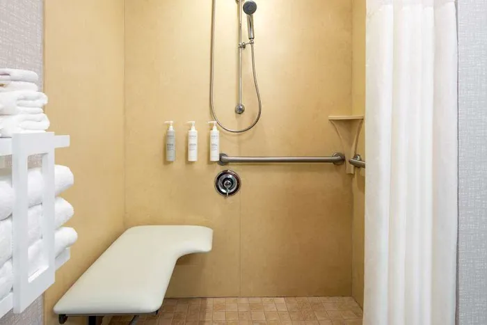 Hampton Inn & Suites Hartford/Farmington 4