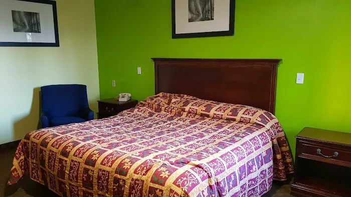 Travel Inn Motel 5