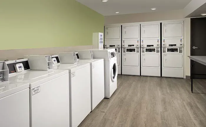WoodSpring Suites Newington - Hartford South 4