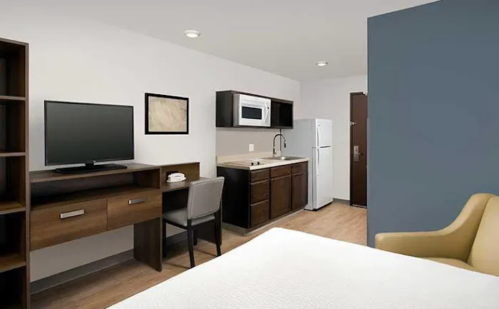 WoodSpring Suites Newington - Hartford South 4