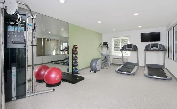 WoodSpring Suites Newington - Hartford South 4