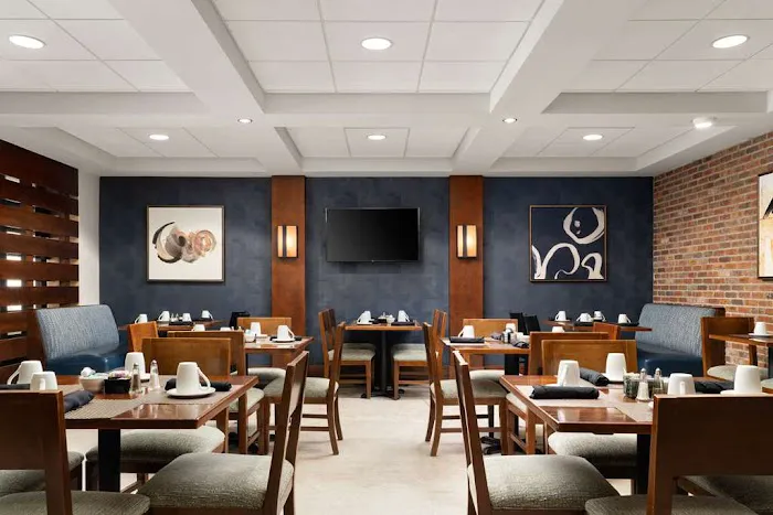 DoubleTree by Hilton Hotel Hartford - Bradley Airport 3