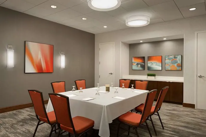 DoubleTree by Hilton Hotel Hartford - Bradley Airport 3