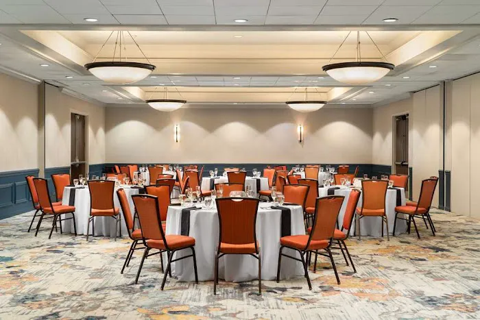 DoubleTree by Hilton Hotel Hartford - Bradley Airport 3