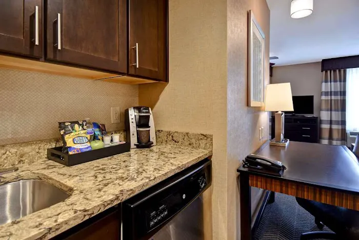 Homewood Suites by Hilton Southington, CT 4