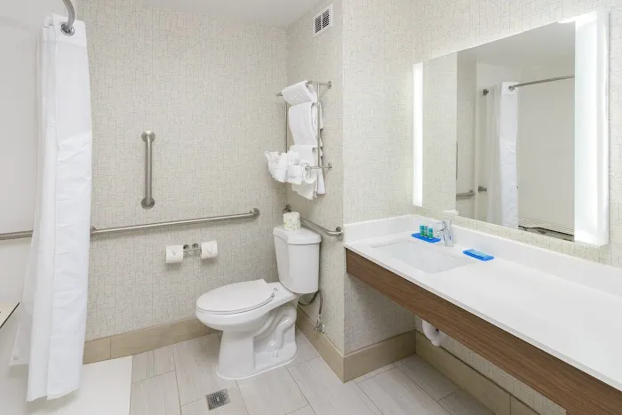 Holiday Inn Express Southington by IHG 4