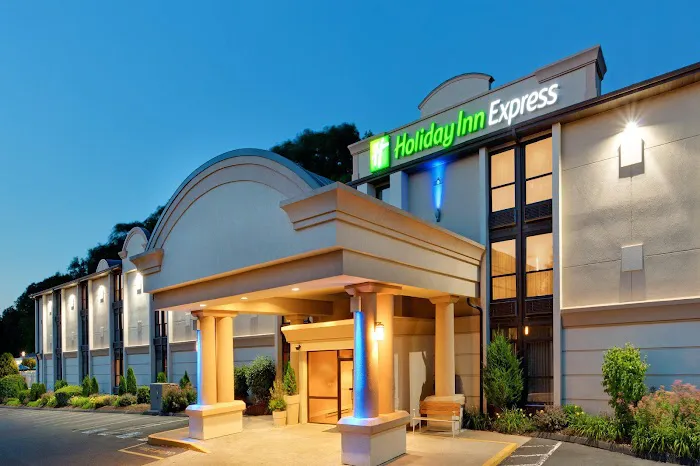 Holiday Inn Express Southington by IHG 4