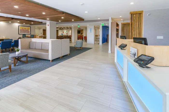 Holiday Inn Express Southington by IHG 4