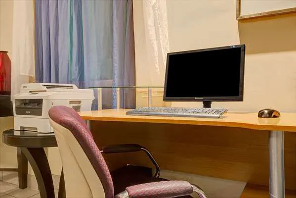 Days Inn by Wyndham Southington 4
