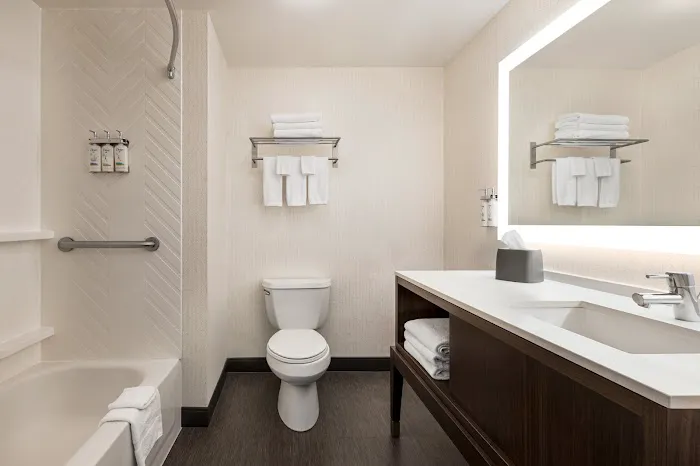 Holiday Inn Cheshire - Southington by IHG 5