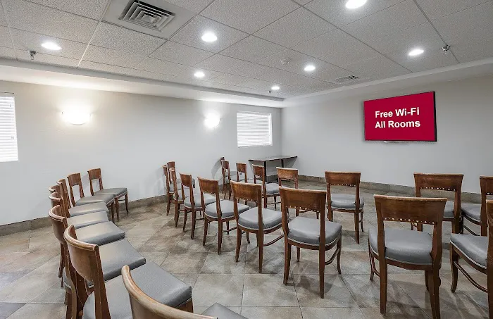 Red Roof Inn Hartford - New Britain 4