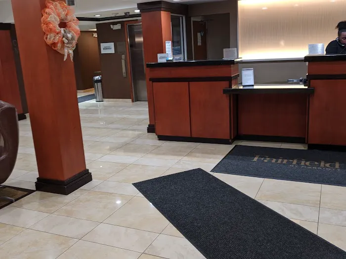 Fairfield Inn & Suites Hartford Airport 4