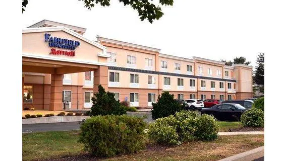 Fairfield Inn & Suites Hartford Airport 4