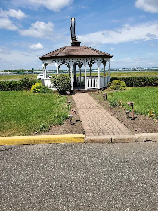 Days Inn by Wyndham Windsor Locks / Bradley Intl Airport 4