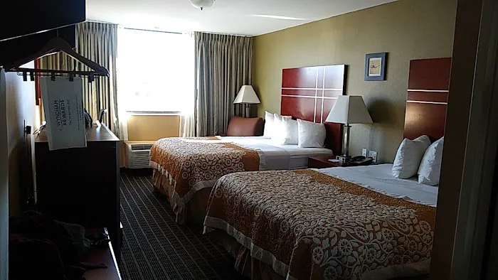 Days Inn by Wyndham Windsor Locks / Bradley Intl Airport 4