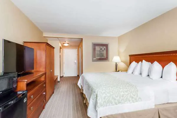 Days Inn by Wyndham Windsor Locks / Bradley Intl Airport 4