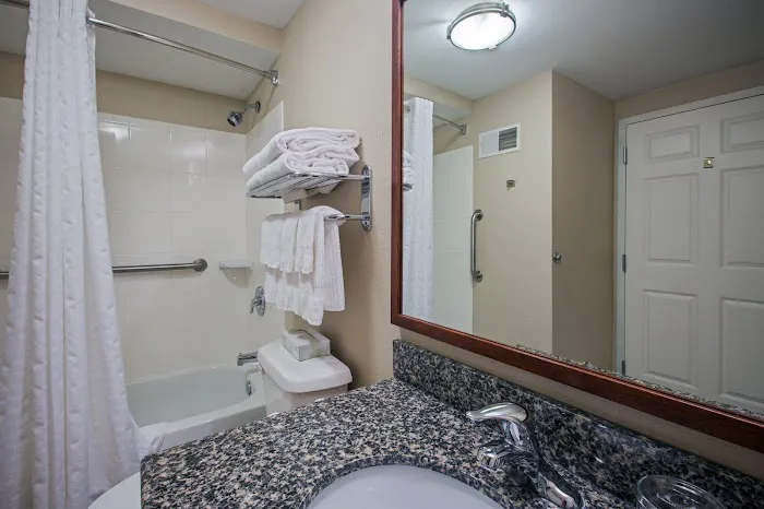 Candlewood Suites Windsor Locks Bradley Arpt by IHG 4