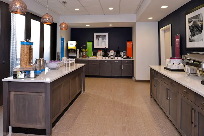 Hampton Inn & Suites Albany-East Greenbush 4