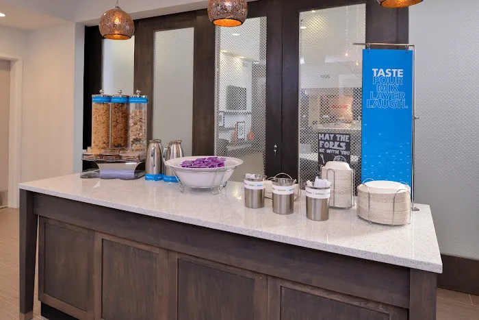 Hampton Inn & Suites Albany-East Greenbush 4