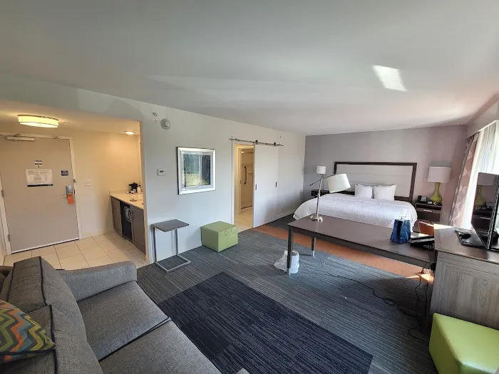 Hampton Inn & Suites Albany-East Greenbush 4