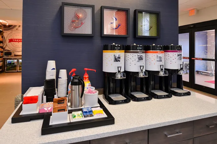Hampton Inn & Suites Albany-East Greenbush 4