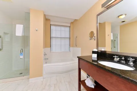 Fairfield Inn & Suites Albany Downtown 5