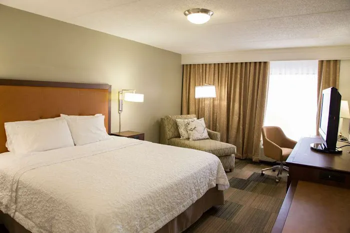 Hampton Inn & Suites Albany-Downtown 5