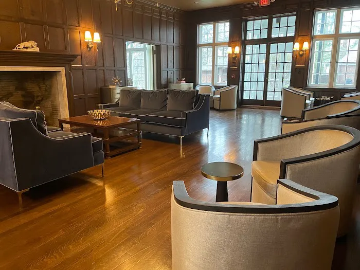 The Argus Hotel & Cocktail Lounge 5