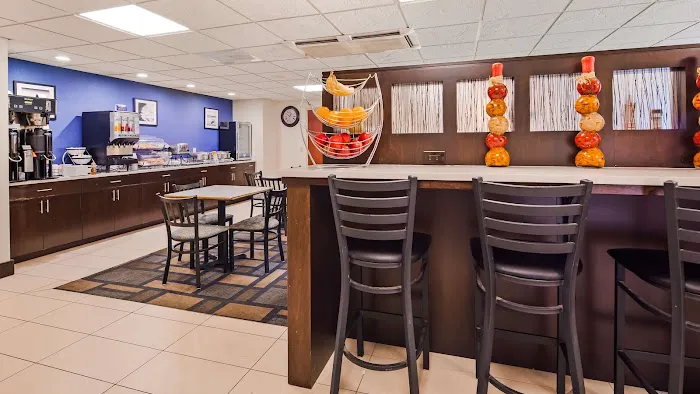 Best Western Plus Berkshire Hills Inn & Suites 4