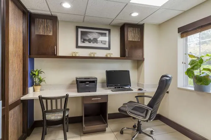 Best Western Plus Berkshire Hills Inn & Suites 4