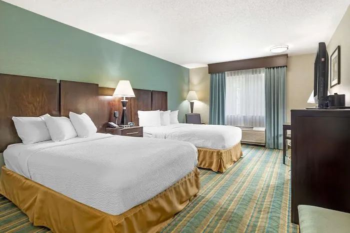 Best Western Plus Berkshire Hills Inn & Suites 4