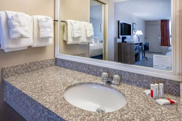 Ramada by Wyndham Rome/Verona 4