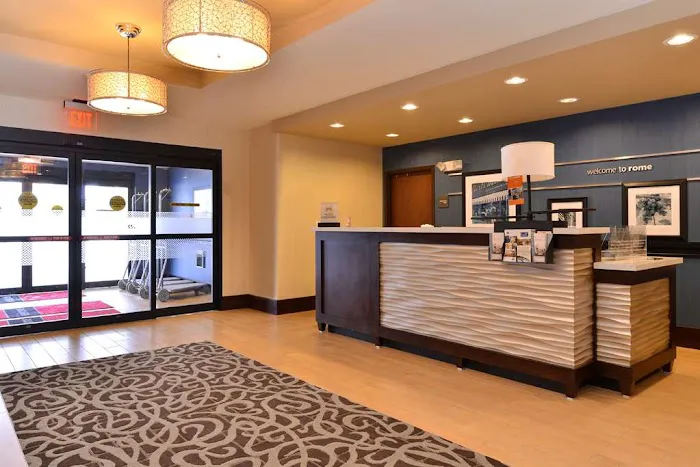 Hampton Inn Rome 4