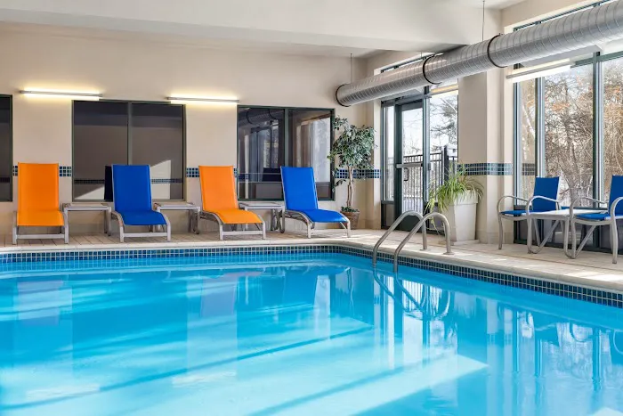 Holiday Inn Express Syracuse Airport by IHG 4