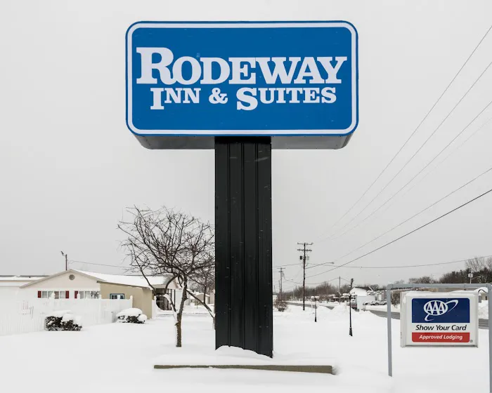 Rodeway Inn 4