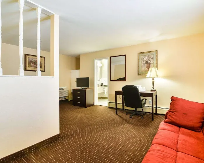 Rodeway Inn 4