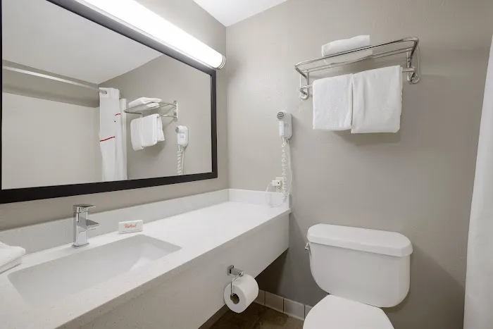 Red Roof Inn Weedsport 4