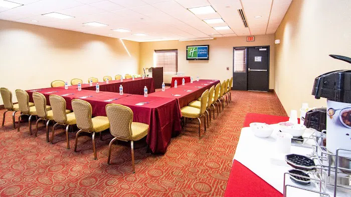 Holiday Inn Express & Suites Elkton - University Area by IHG 4