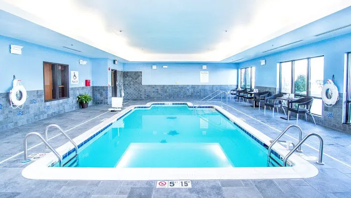 Holiday Inn Express & Suites Elkton - University Area by IHG 4