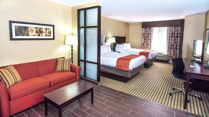 Holiday Inn Express & Suites Elkton - University Area by IHG 4