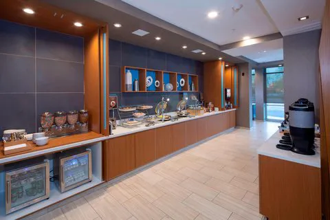 SpringHill Suites Newark Downtown 4