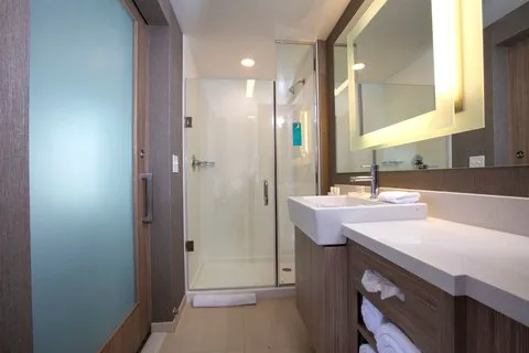 SpringHill Suites Newark Downtown 4