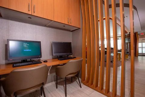 SpringHill Suites Newark Downtown 4