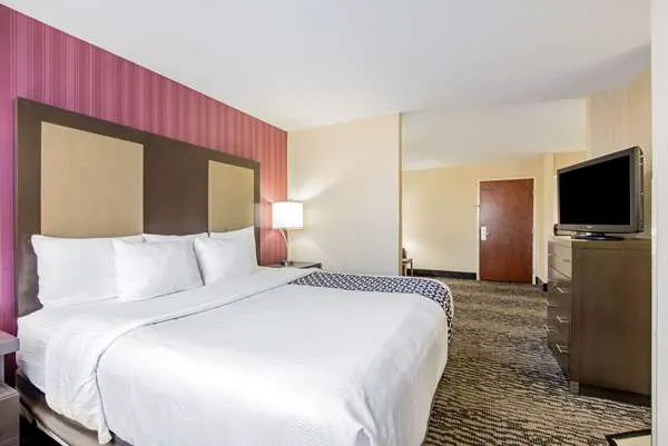 La Quinta Inn & Suites by Wyndham Newark - Elkton 4