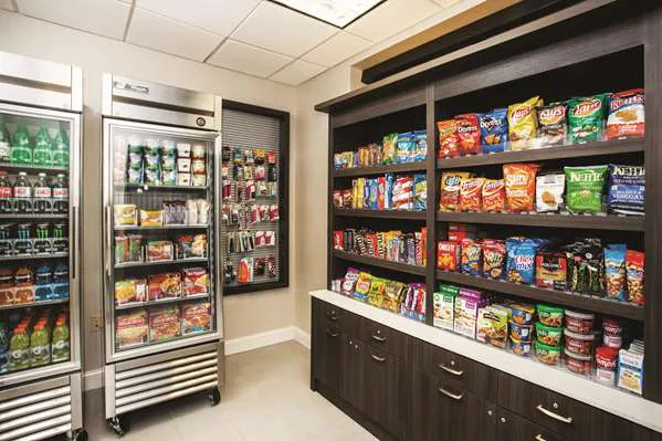 La Quinta Inn & Suites by Wyndham Newark - Elkton 4