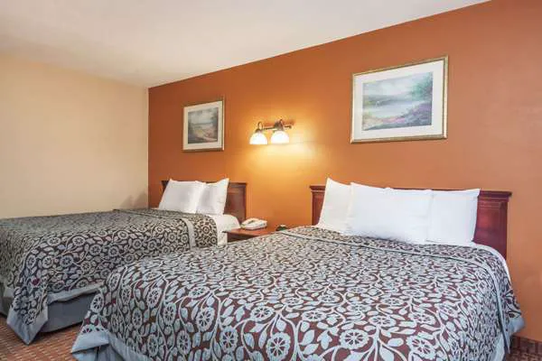 Red Carpet Inn 4